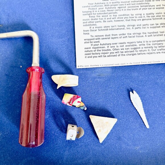 AUTOHARP BY OSCAR SCHMIDT WITH CARRYING CASE BH MODEL - Picture 13 of 16